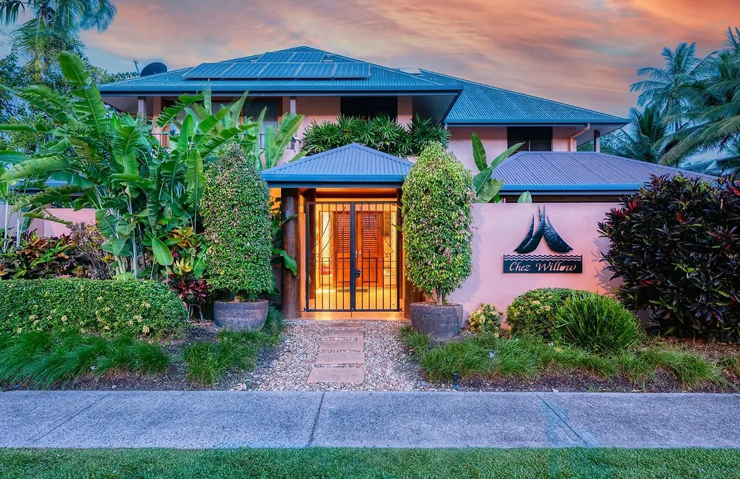 Villa 3 @ Chez Willow, 2 Mins To Four Mile Beach-1